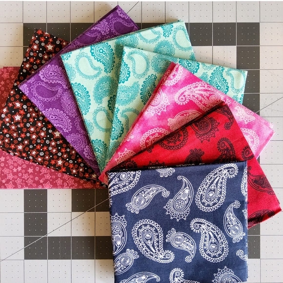 Cotton Quilting Craft Fabric Fat Quarter 90s Novelty Geometric Pink Green Blue - Picture 6 of 6